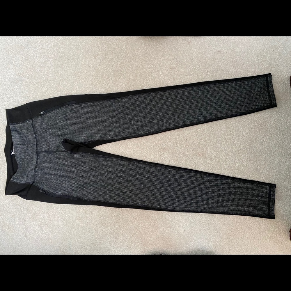 Old Navy Leggings with Zip Pockets - Grey & Black